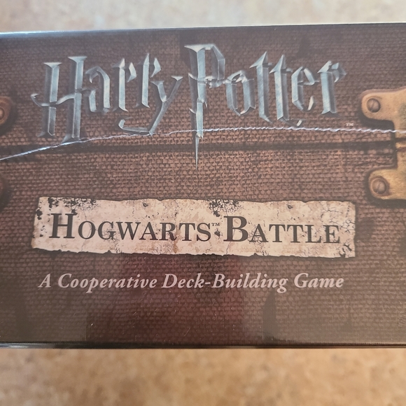 NWT Usaopoly Harry Potter Hogwarts Hogwarts Battle-A Deck-Building Card Game - Picture 2 of 5